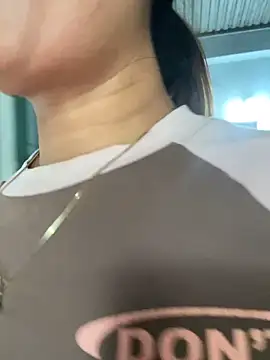 Snapshot of Linaannn chatting on October 16, 3:20 am Linaannn online show from October 16, 3:20 am