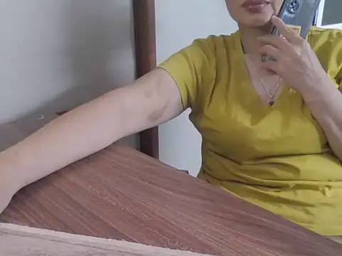 Hilary096 online show from September 15, 11:07 am