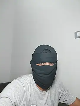 Nisreenn online show from September 17, 11:36 pm