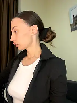 Snapshot of Polli_Kiss chatting on September 28, 8:14 pm Polli Kiss online show from September 28, 8:14 pm