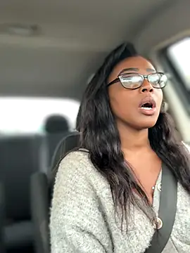 Snapshot of Blazerina chatting on October 28, 10:14 pm Blazerina online show from October 28, 10:14 pm