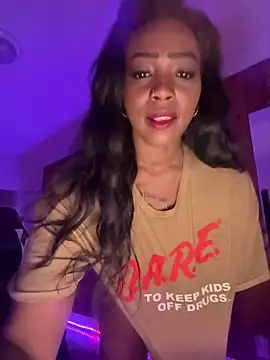 Snapshot of Blazerina chatting on October 7, 5:23 am Blazerina online show from October 7, 5:23 am