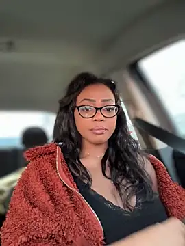 Snapshot of Blazerina chatting on October 29, 10:45 pm Blazerina online show from October 29, 10:45 pm