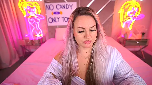 KiraCandyS online show from October 30, 11:50 pm