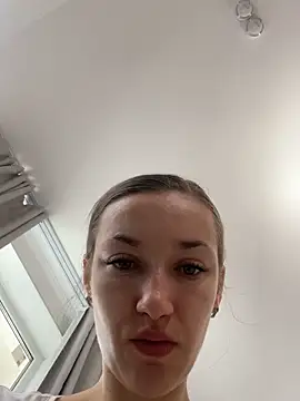 Snapshot of KateRedgar chatting on October 12, 8:50 am KateRedgar online show from October 12, 8:50 am