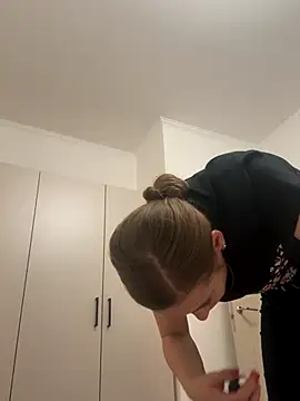 Snapshot of KateRedgar chatting on October 16, 5:15 pm KateRedgar online show from October 16, 5:15 pm