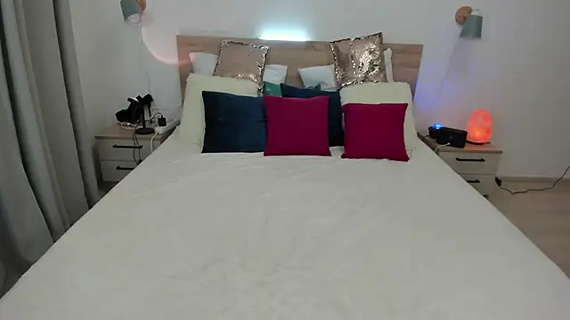 Snapshot of KateRedgar chatting on October 28, 3:40 pm KateRedgar online show from October 28, 3:40 pm