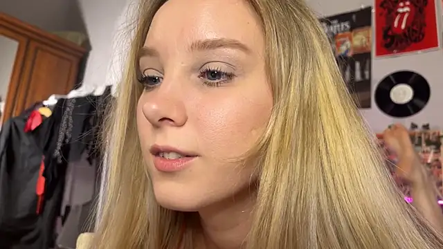 AliciaParkerf online show from September 10, 9:26 pm