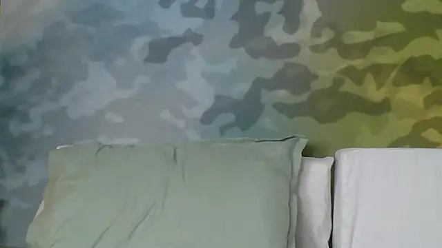 Snapshot of Badgirlbrittt chatting on October 16, 7:38 pm Badgirlbrittt online show from October 16, 7:38 pm