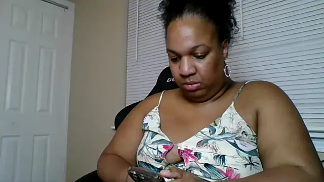 Snapshot of Badgirlbrittt chatting on October 4, 2:28 am Badgirlbrittt online show from October 4, 2:28 am