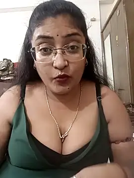 Snapshot of LAVERNIYA_ chatting on October 11, 8:11 pm LAVERNIYA online show from October 11, 8:11 pm