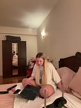 summermc xx online show from February 16, 9:14 pm