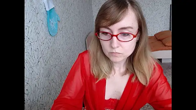 Athena Richards online show from August 4, 9:15 am