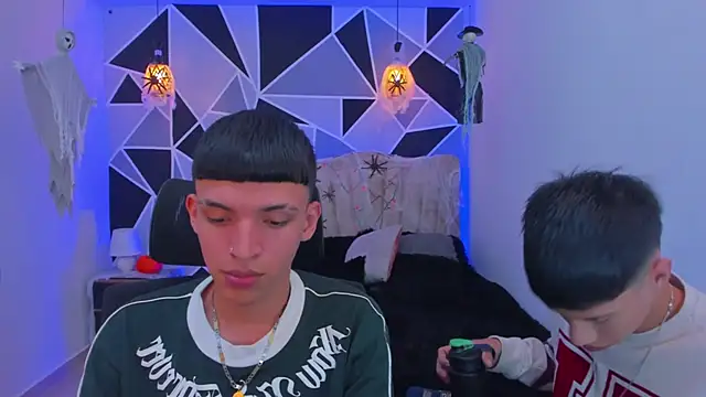 Juan Nd Steven online show from October 25, 4:20 am