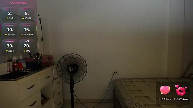 mirand zackyx online show from October 20, 7:39 pm