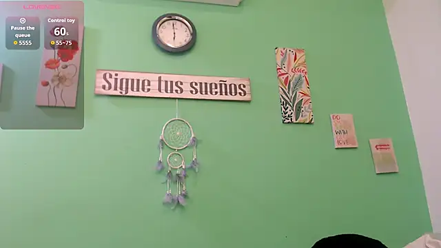 Snapshot of alisontitsmilk19 chatting on November 1, 2:27 am alisontitsmilk19 online show from November 1, 2:27 am