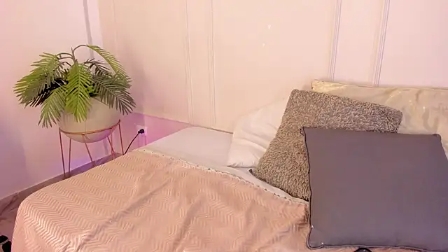 Mariapettit online show from February 19, 12:37 pm