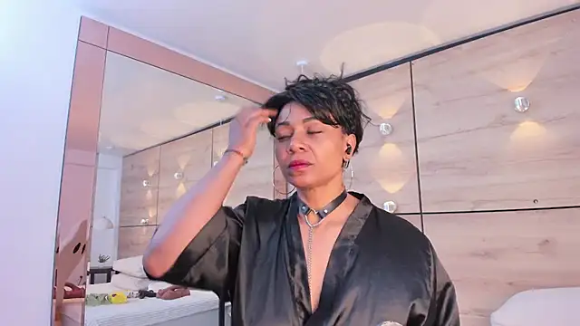 Snapshot of martina_touss chatting on October 24, 11:50 am martina touss online show from October 24, 11:50 am