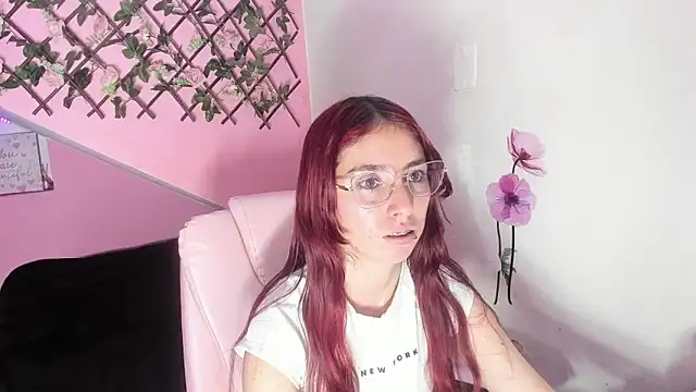 mildre303av online show from October 8, 3:55 am