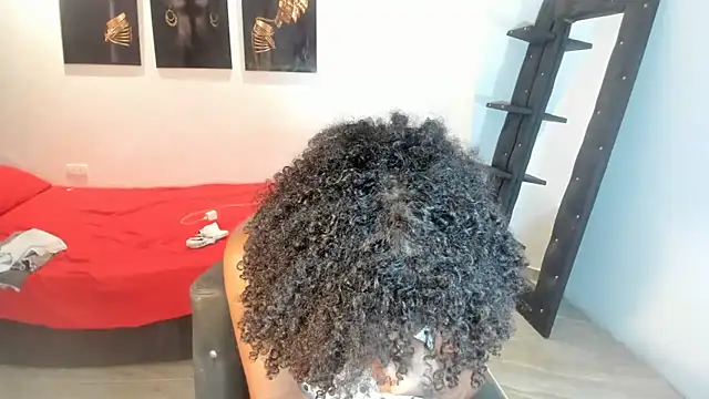 Snapshot of naomiwildburn chatting on October 10, 2:44 pm naomiwildburn online show from October 10, 2:44 pm