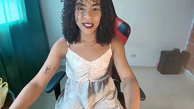 Snapshot of naomiwildburn chatting on October 18, 1:14 pm naomiwildburn online show from October 18, 1:14 pm