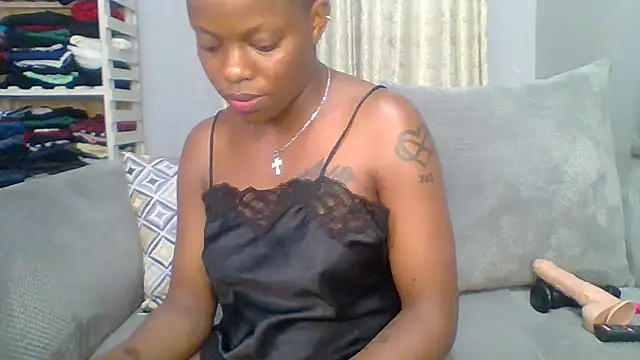 Petite 254 online show from October 5, 6:35 pm