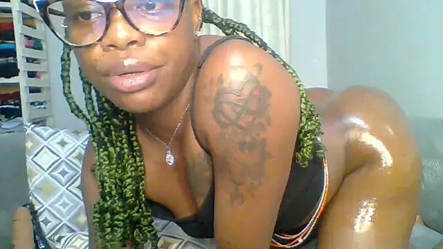 Petite 254 online show from March 30, 11:04 pm