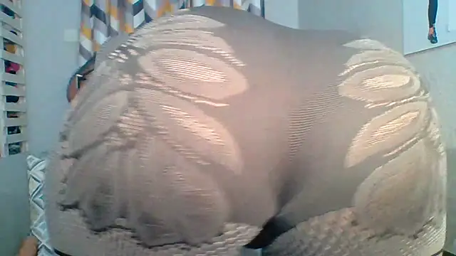 Petite 254 online show from February 17, 1:05 am