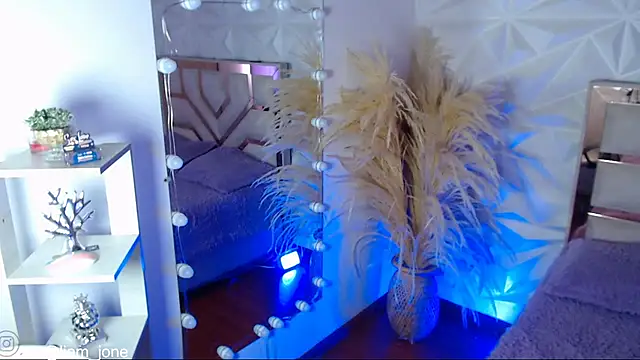 Jonesliam23 online show from February 17, 7:46 pm