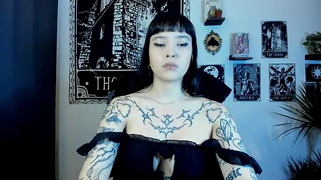 Demongirl6666 online show from October 15, 6:21 pm