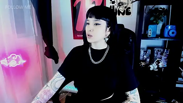 Demongirl6666 online show from March 12, 7:38 pm