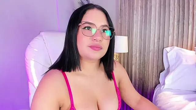 HannaKarson online show from March 17, 11:47 am