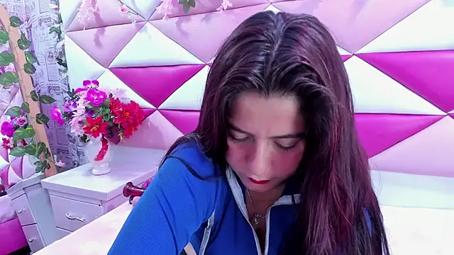 Snapshot of MariaClay chatting on October 21, 11:58 am MariaClay online show from October 21, 11:58 am