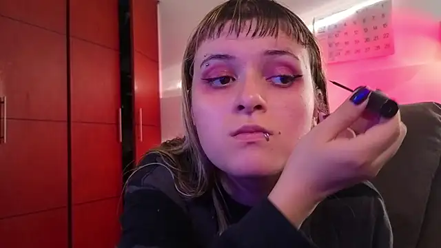 NEXT DOOR GIRL  online show from December 1, 9:50 pm