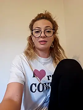 Selenna emma online show from October 16, 2:09 pm