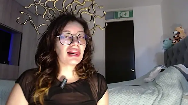 mariana124- online show from October 30, 7:59 pm