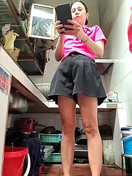 Snapshot of Basanis68 chatting on October 15, 12:35 am Basanis68 online show from October 15, 12:35 am