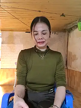 Snapshot of Basanis68 chatting on October 29, 3:33 am Basanis68 online show from October 29, 3:33 am