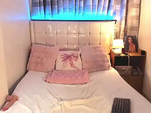 faelore  online show from October 2, 7:52 pm