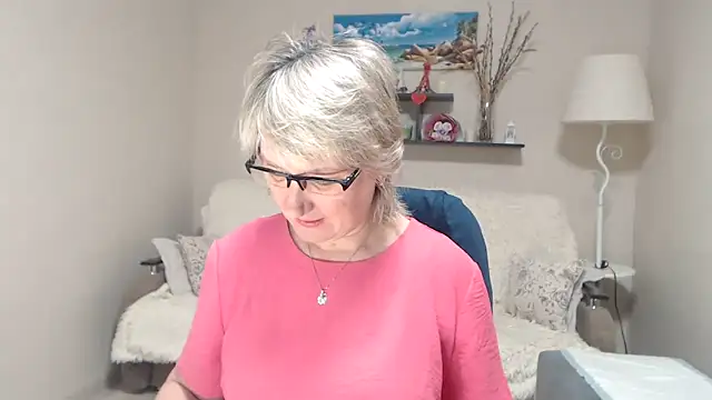 FleurMays online show from February 7, 9:02 am