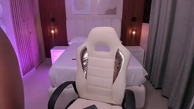 Leah Sweetie online show from October 25, 10:23 am