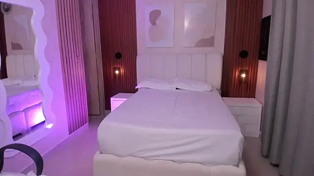 Leah Sweetie online show from October 6, 10:21 am