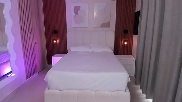 Leah Sweetie online show from October 15, 3:25 pm