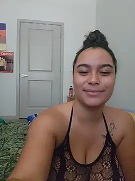 cinnaminnie online show from May 21, 7:01 pm