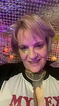 Hunniebunnie78 online show from June 28, 4:19 am