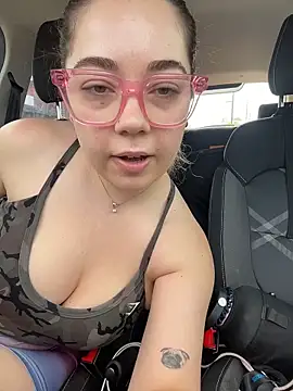 brooklynivy online show from November 24, 3:30 am