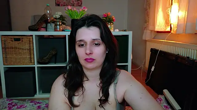 jenna-sxy19 online show from May 9, 11:29 pm