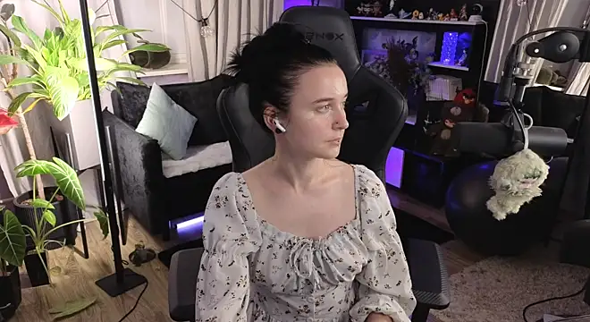 KiraLiLime online show from July 29, 6:52 pm