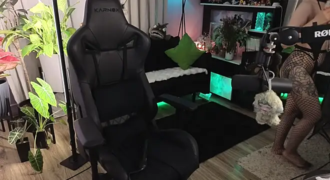 KiraLiLime online show from July 17, 6:44 pm