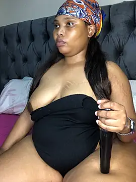 Anaelle24 online show from March 15, 11:45 am